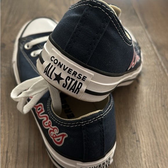 RARE Atlanta Braves Converse - Picture 4 of 6